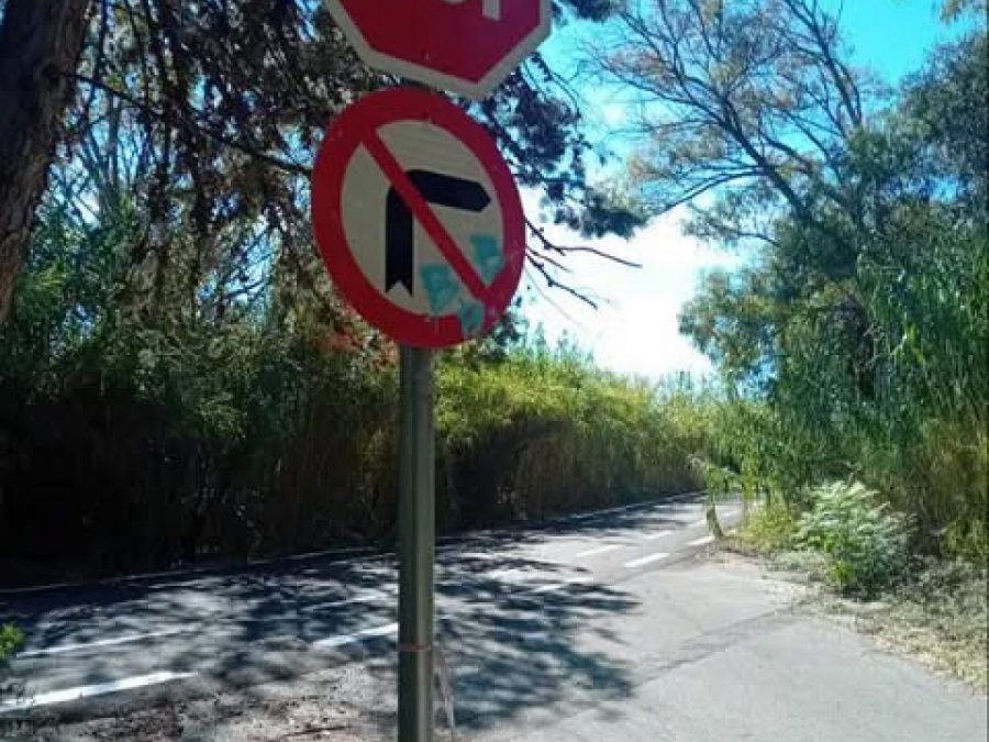 Στο στόχαστρο αγνώστων οι πινακίδες ρύθμισης κυκλοφορίας του Μονολιθίου