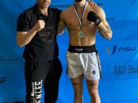 Με το χρυσό στο στήθος ο Γιάννης Τσόγκας του Tiger Boxing Club