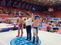Με το χρυσό στο στήθος ο Γιάννης Τσόγκας του Tiger Boxing Club